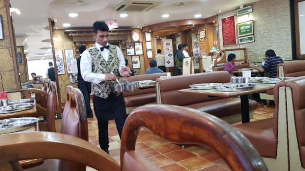 Gypsy Dining Hall-5
